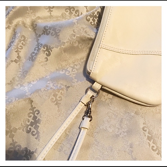 Ivory Wristlet - Picture 3 of 6