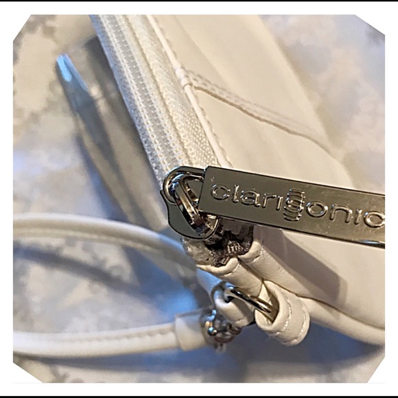 Ivory Wristlet - Picture 6 of 6