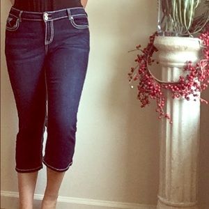 Maurice's 13/14 stretchy Capris Jean