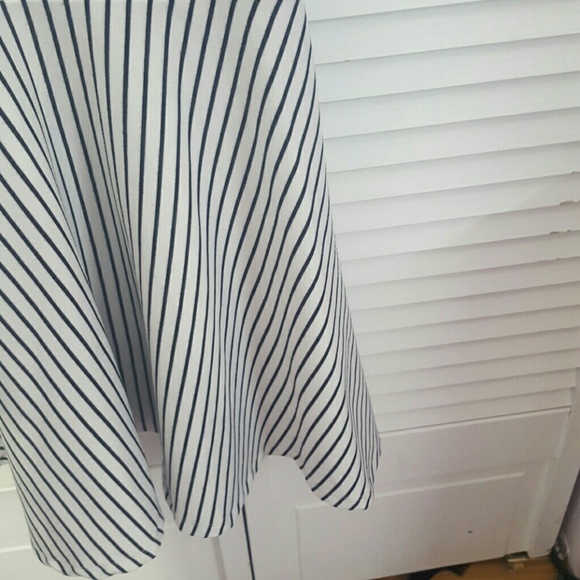 Caged back dress - Picture 3 of 5