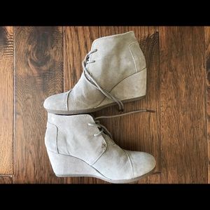 Toms Women's Desert Wedge - Taupe Suede