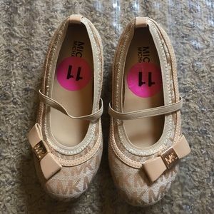 Size 11c Michael Kors ballerina style flats!