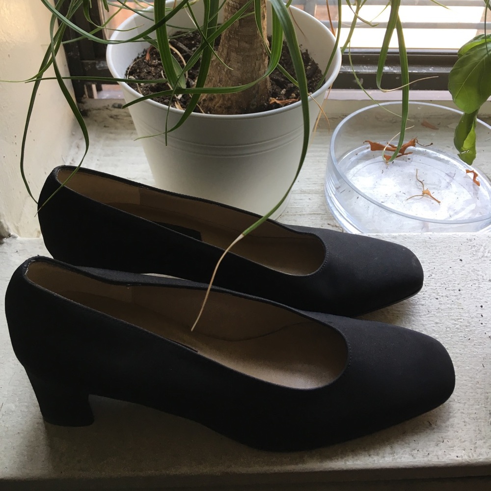 Vintage black pumps 👠