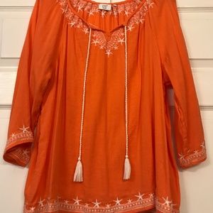 Crown & Ivy summer shirt with Starfish design