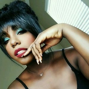 Meet your Posher, Briana