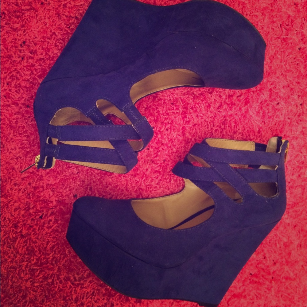 Blue wedges