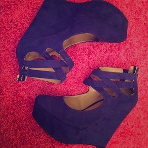 Blue wedges