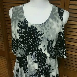 REDUCED!!Sleeveless Black, Gray, Cream Top
