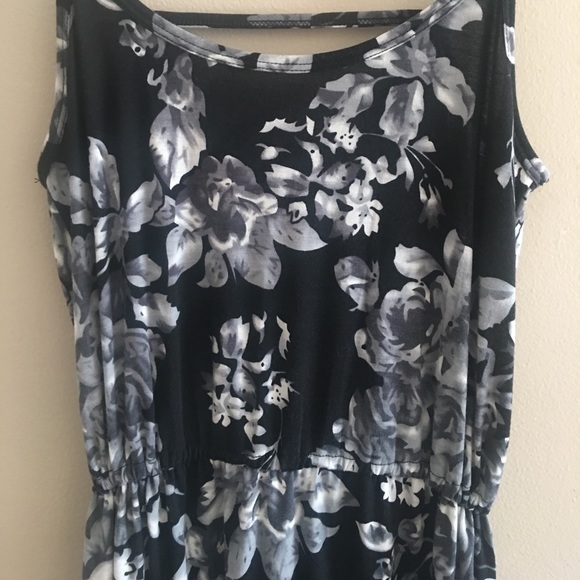 Maxi Dress - Picture 2 of 3