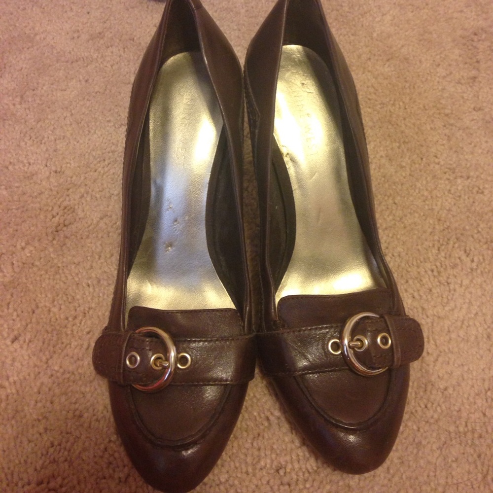 Nine West brown heels with gold colored buckle