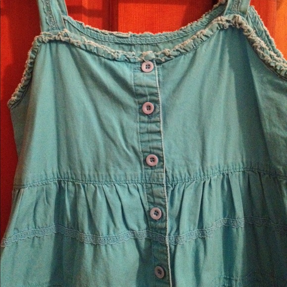 Dress/back button halfway down - Picture 2 of 3