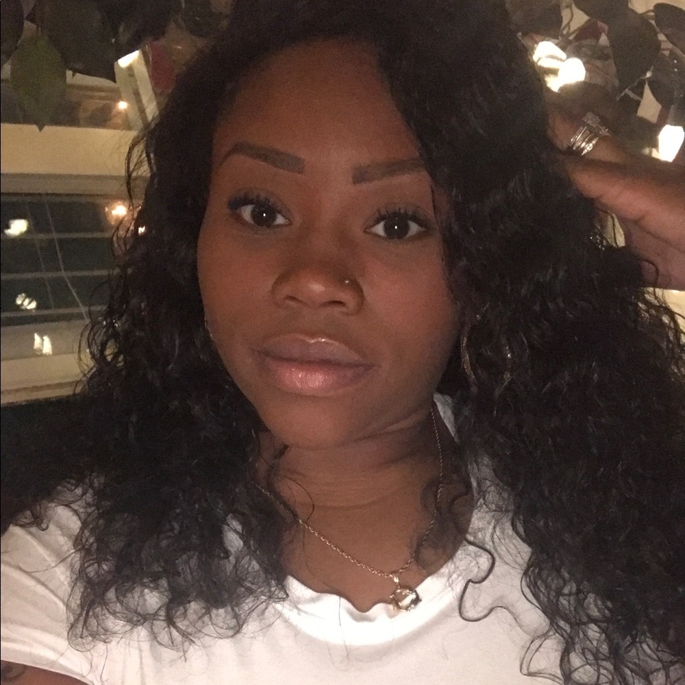 Meet your Posher, Monae