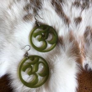 Super lightweight earrings.