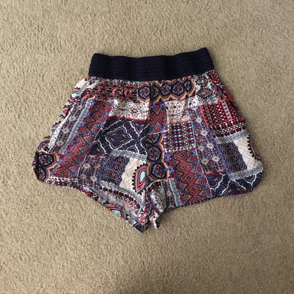 loose patterned shorts