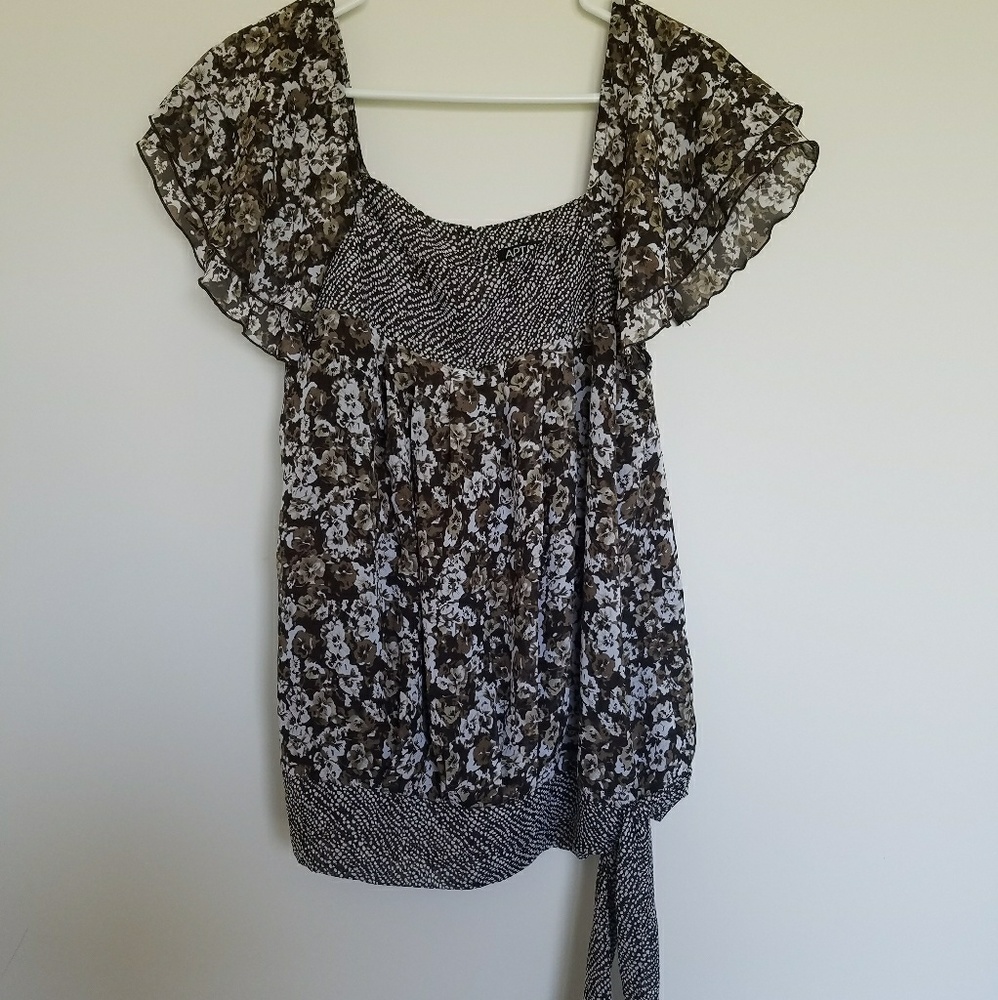 🌼Apt.9 Top🌼 3 for $15 - Picture 6 of 8
