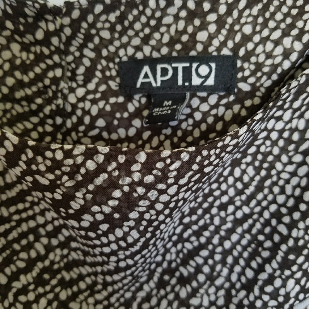 🌼Apt.9 Top🌼 3 for $15 - Picture 4 of 8