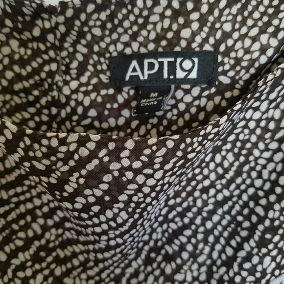 🌼Apt.9 Top🌼 3 for $15 - Picture 4 of 8