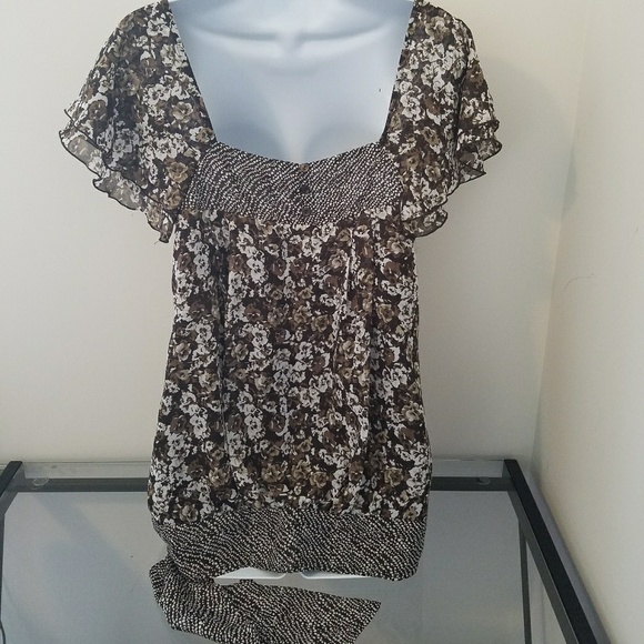 🌼Apt.9 Top🌼 3 for $15 - Picture 2 of 8