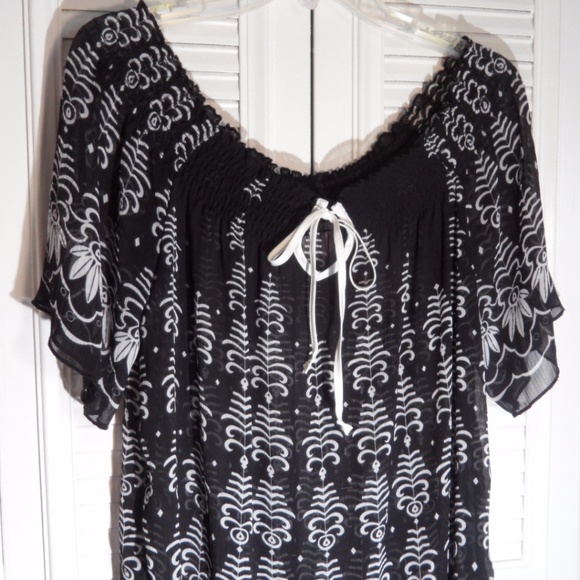 Marianne:  Semi-Sheer Boho 55% SilkTop (L) - Picture 4 of 8