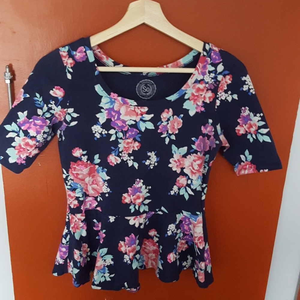 Peplum flower top size medium