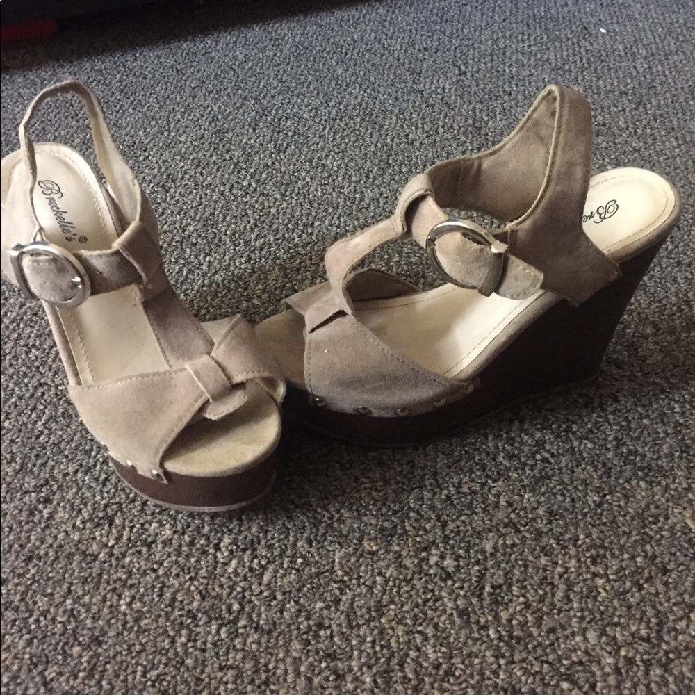 Heels - Picture 2 of 2