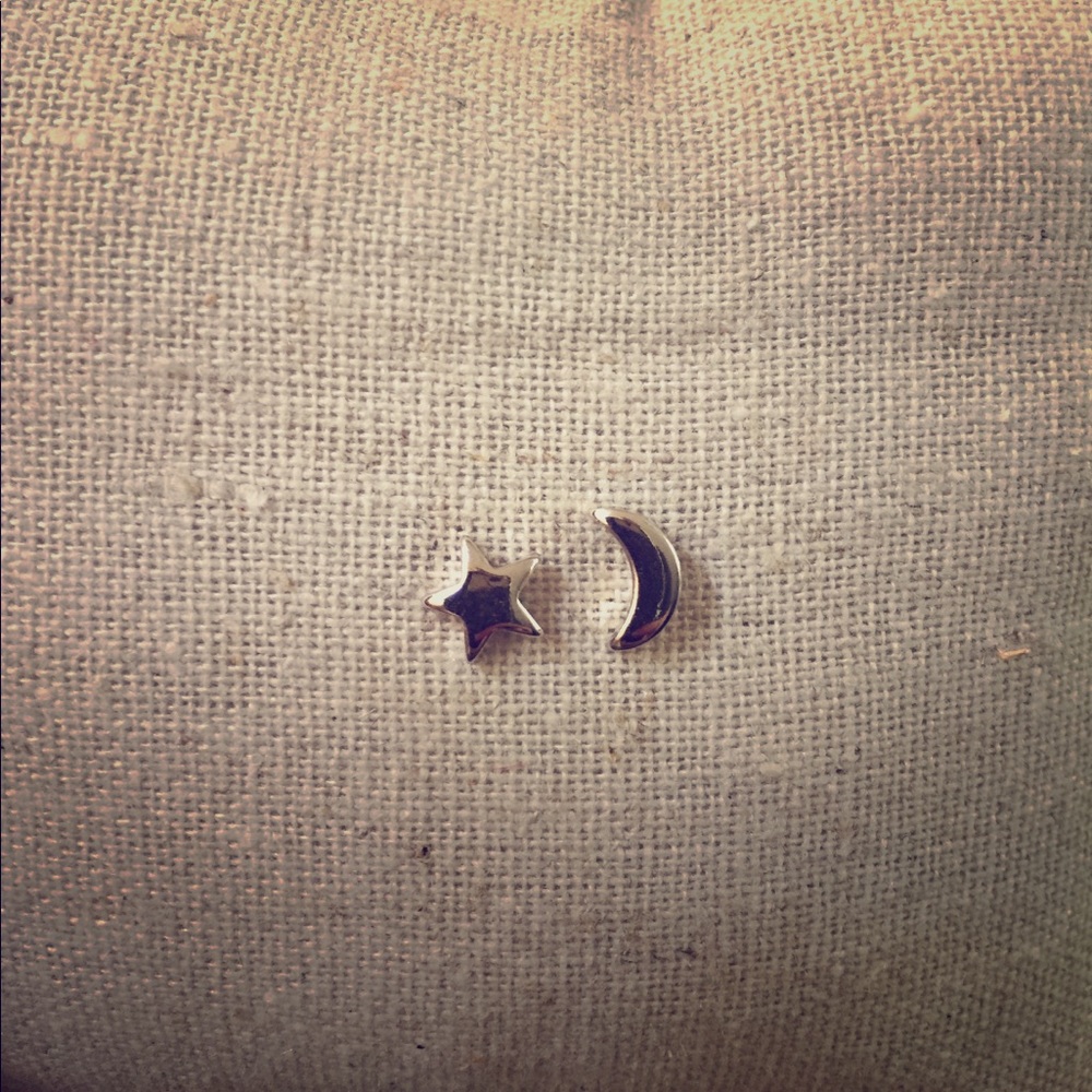 NWT Sterling Silver Plated Stars Moon Earrings 🌙