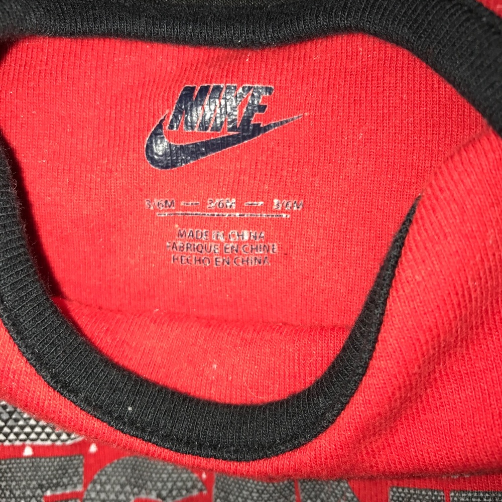 Nike Onsie - Picture 3 of 3