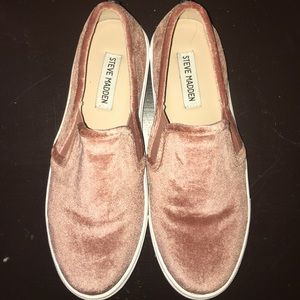 Steve Madden Velvet Slip ons