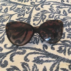 SALE 🔥Loft sunglasses dark tortoise shell frame