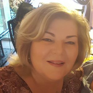 Meet your Posher, Jola