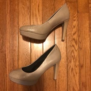 Rockport adripene by Adidas grey heel pumps.