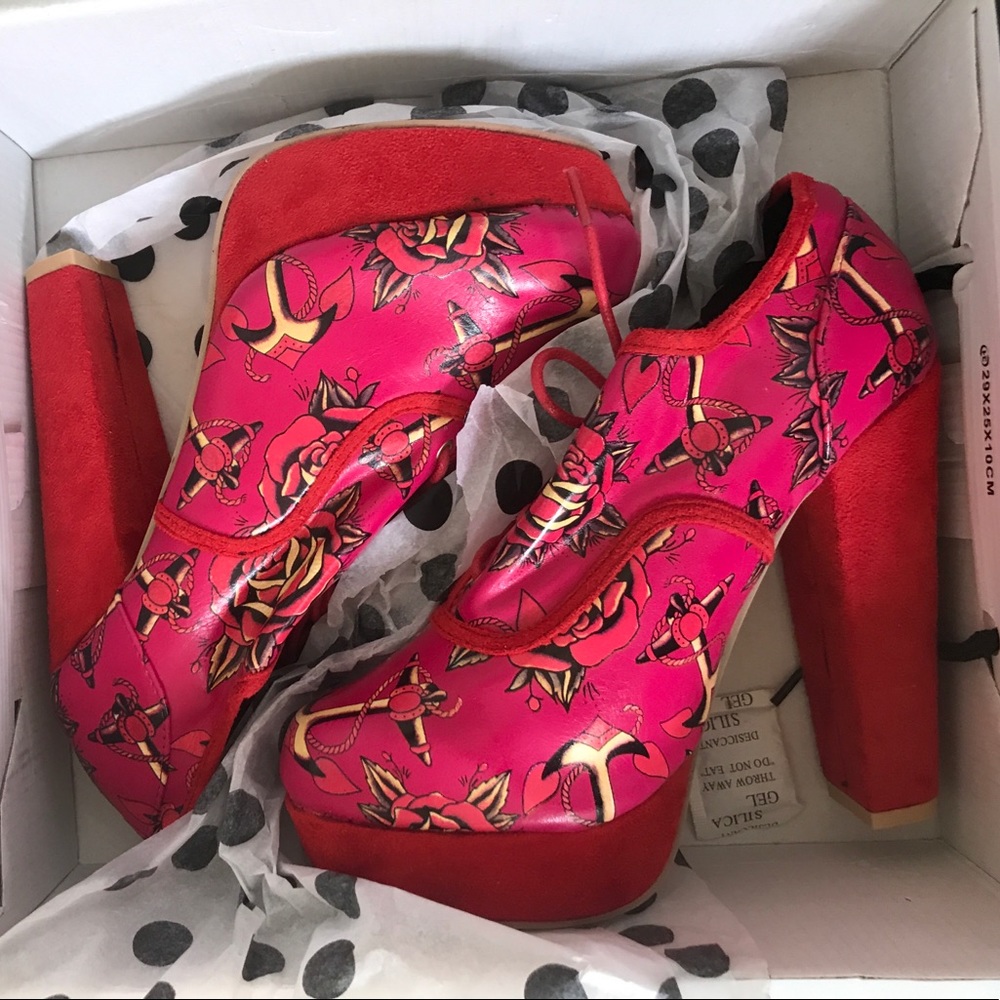 🖤🖤 Iron Fist Love Me Now Lace Up Platform - Picture 6 of 7