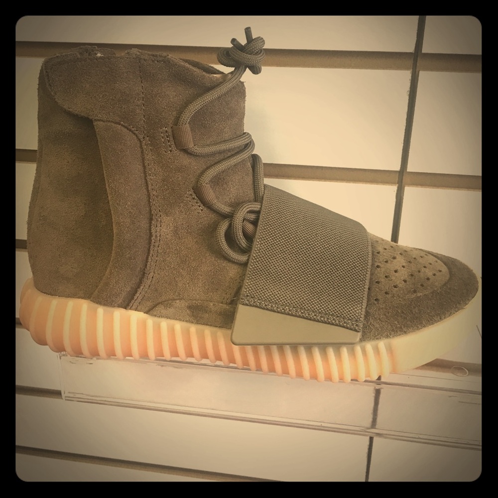 Retro /high end sneakers