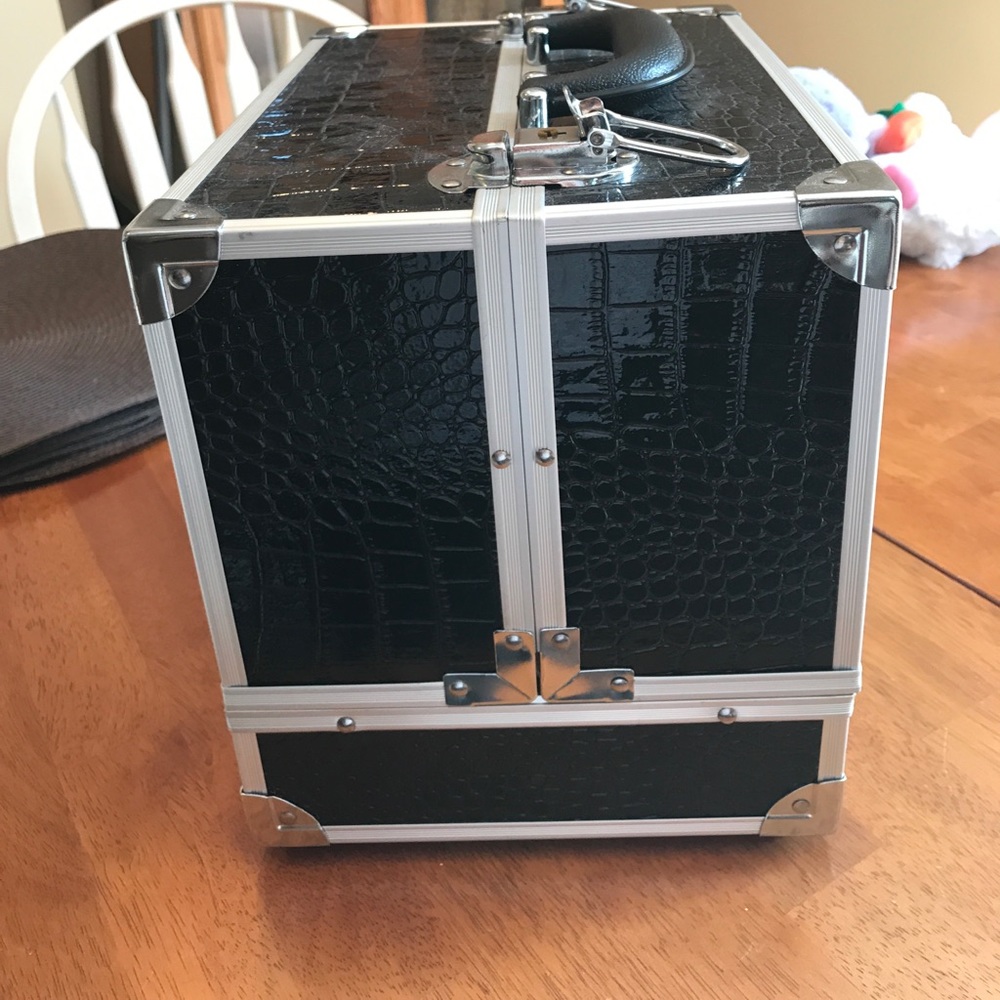 Makeup case - Picture 2 of 4