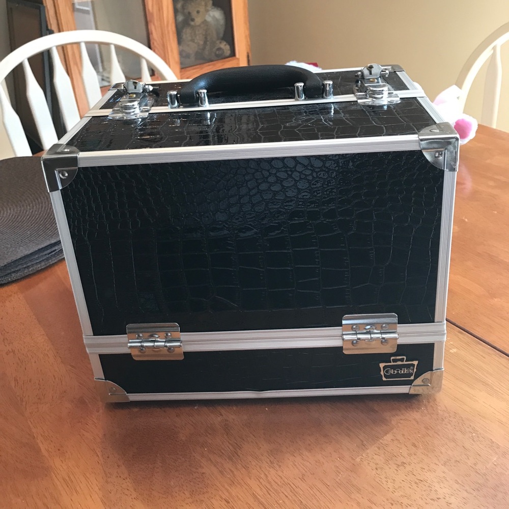 Makeup case - Picture 3 of 4