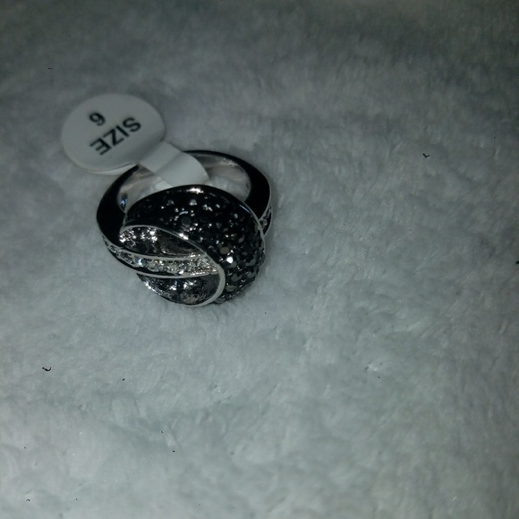 ring - Picture 2 of 2