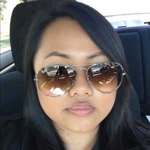 Meet your Posher, Anna may