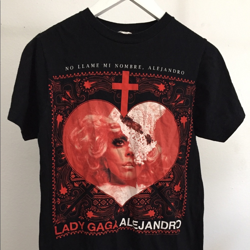 Lady Gaga black T-shirt