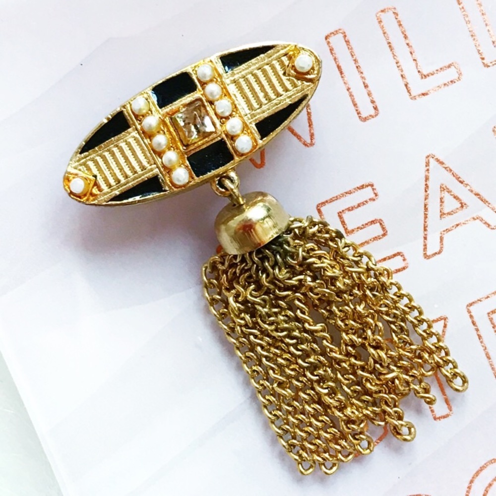 . {TINSEL TOWN} Art Deco Vintage pin