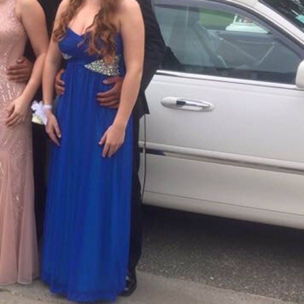 STRAPLESS DRESS!! - Picture 3 of 4