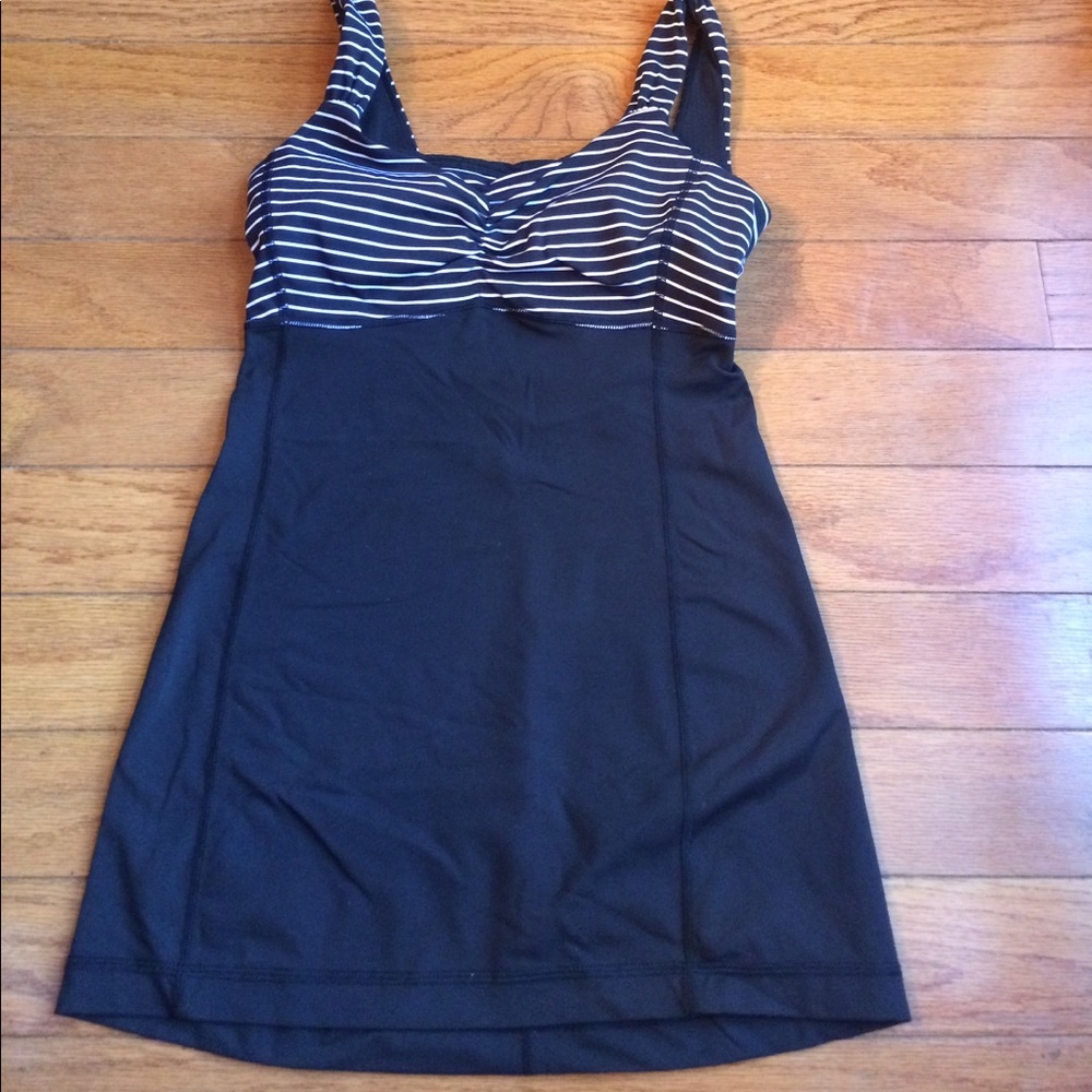 Lululemon workout top