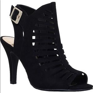 Size 5.5 Nine West black caged heel