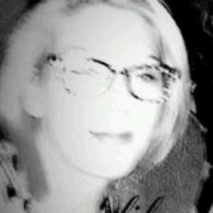 Meet your Posher, Charissa