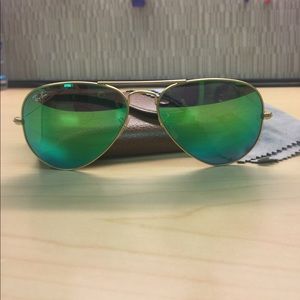 Green Mirror Ray Ban Aviators Size: 55mm