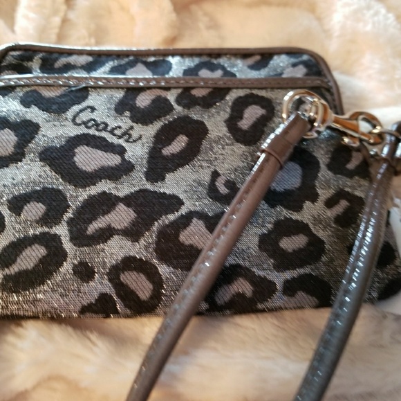 Coach wristlet - Picture 2 of 2