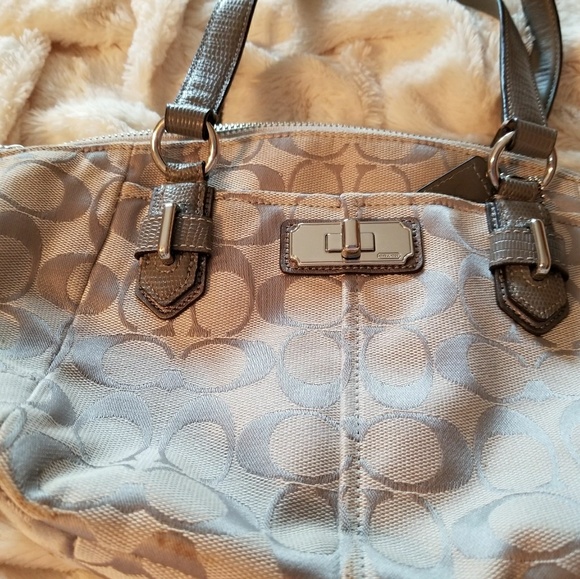 Coach Bag - Picture 1 of 2