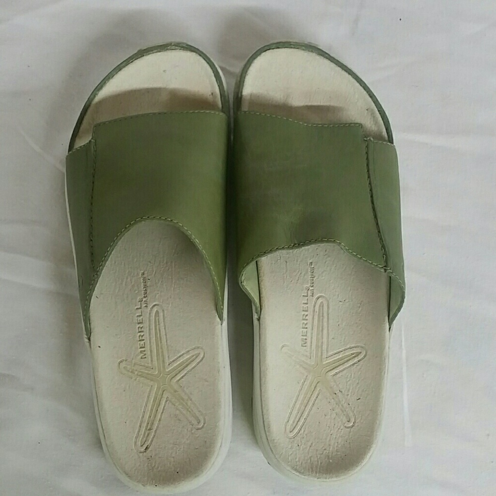 REDUCED!! Merrell Air Cushion Slip on Sandals