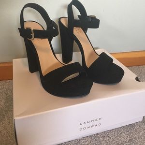 Lauren Conrad black suade sandles. 3.5 inches