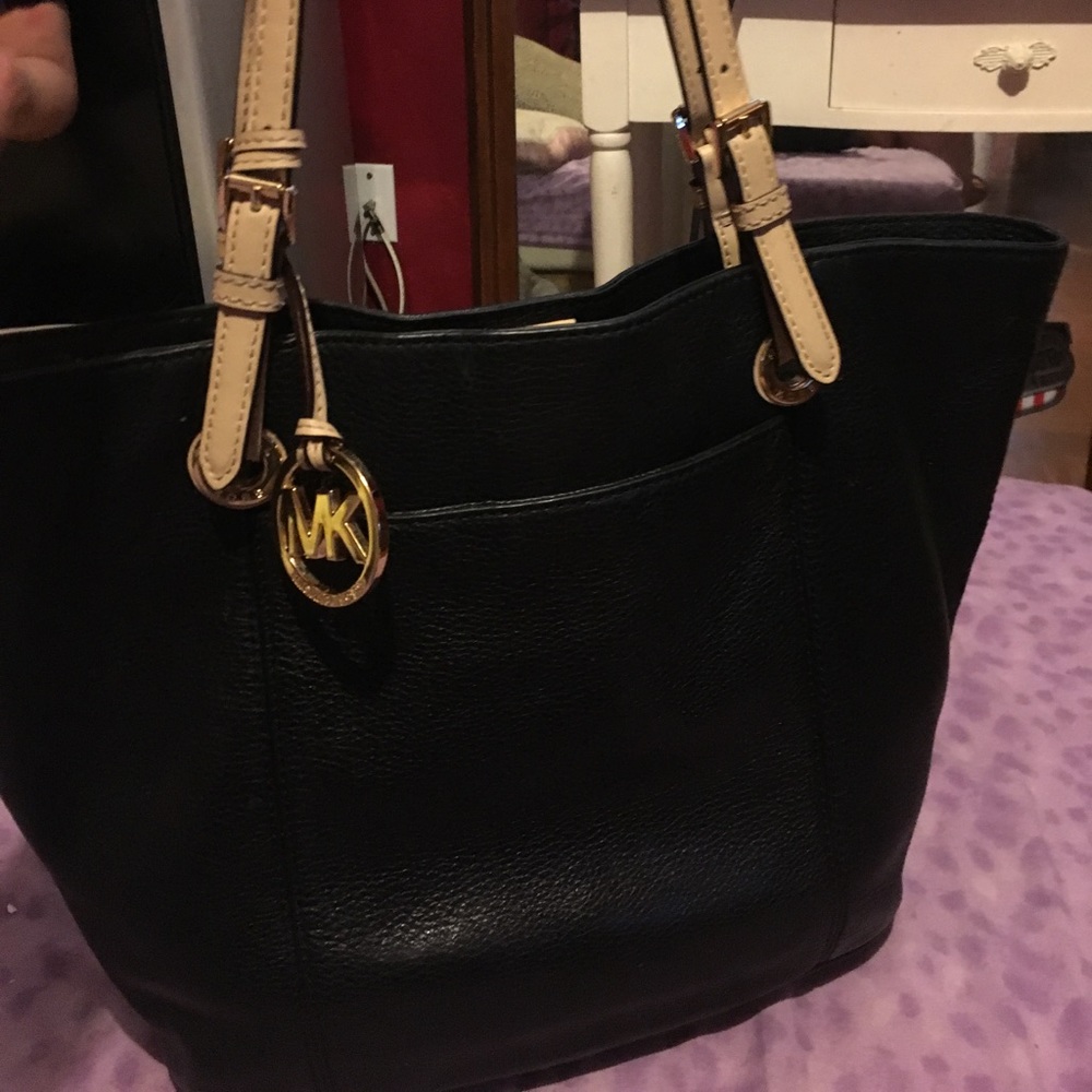 Authentic Michael kors handbag
