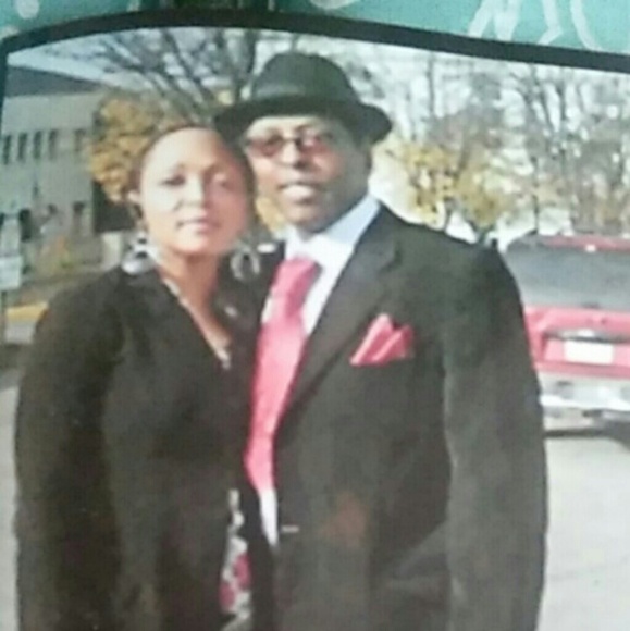 Meet your Posher, Stephanie - Picture 6 of 7